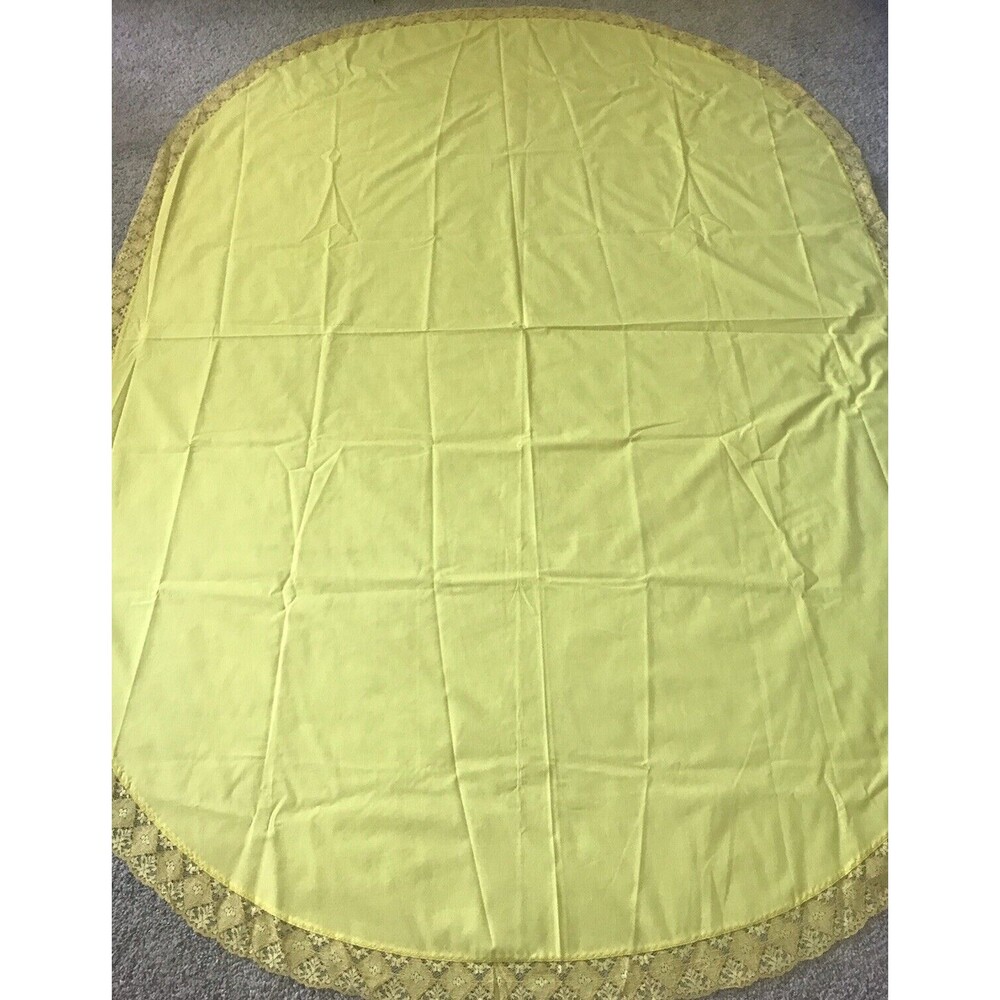 Vintage Yellow Oval Tablecloth Lace Boarders With 4 Napkins